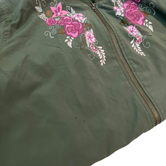 Torrid Disney Floral Ruffle Bomber Jacket Green Plus Size 4 Embroidered - Picture 6 of 9